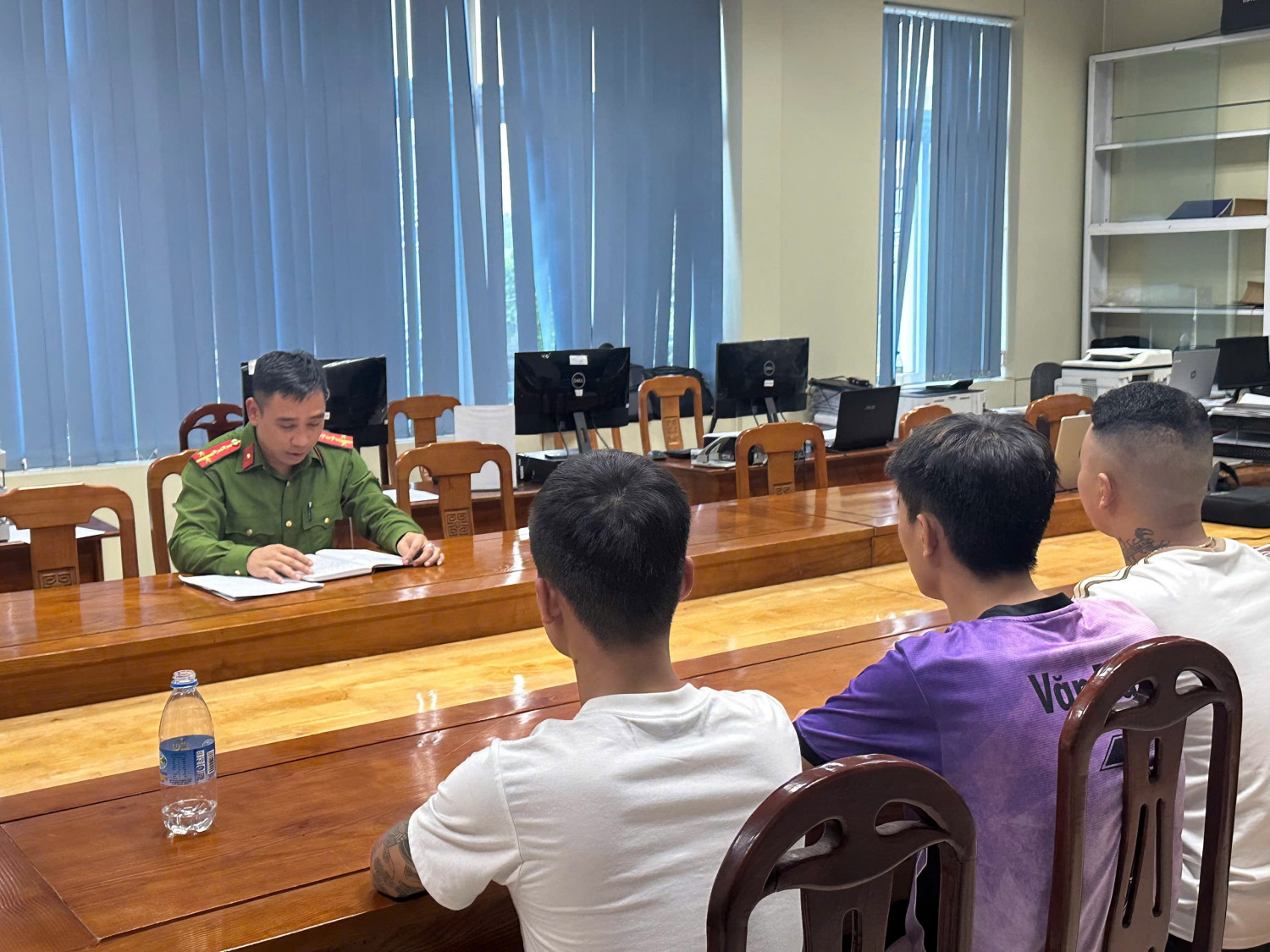 Công an phường Cửa Ông tổ chức gặp gỡ số đối tượng thi hành án hình sự tại cộng đồng
